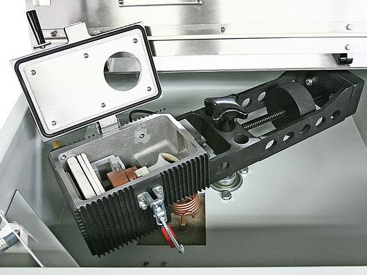 Casting arm